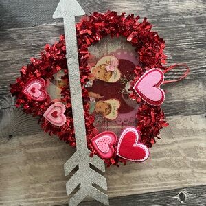 Vintage Russell stover base Valentine decoration